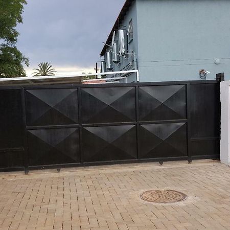 מהיקנג Silver Rest Guesthouse מראה חיצוני תמונה